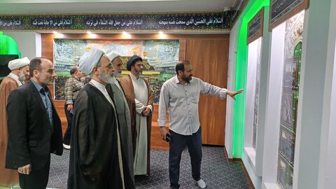 حضور حضرت آیت الله اعرافی در تربت خانه سید الشهدا کرمان