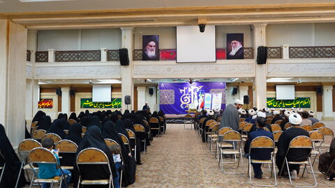 تصاویر / نشست صمیمی مبلغان تخصصی و سرگروه‌های تبلیغی دفتر تبلیغات اسلامی اصفهان