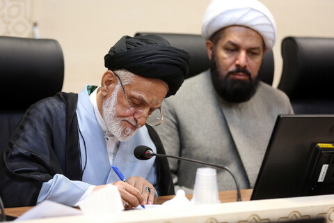 تصاویر/ نشست هم اندیشی حوزه ، نظام و نقش آفرینی حوزویان در آینده