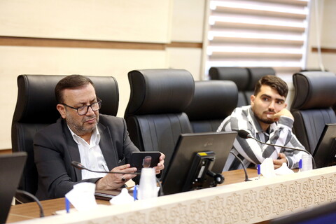 تصاویر/ نشست هم اندیشی حوزه ، نظام و نقش آفرینی حوزویان در آینده