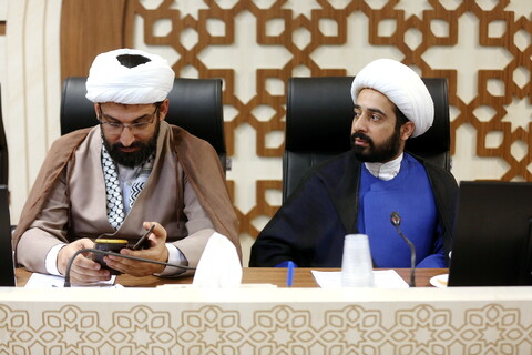 تصاویر/ نشست هم اندیشی حوزه ، نظام و نقش آفرینی حوزویان در آینده