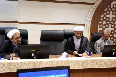 تصاویر/ نشست هم اندیشی حوزه ، نظام و نقش آفرینی حوزویان در آینده