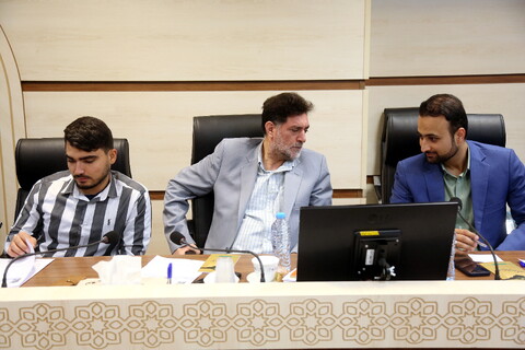 تصاویر/ نشست هم اندیشی حوزه ، نظام و نقش آفرینی حوزویان در آینده