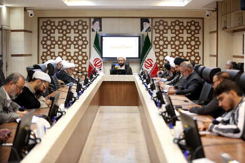 تصاویر/ نشست هم اندیشی حوزه ، نظام و نقش آفرینی حوزویان در آینده