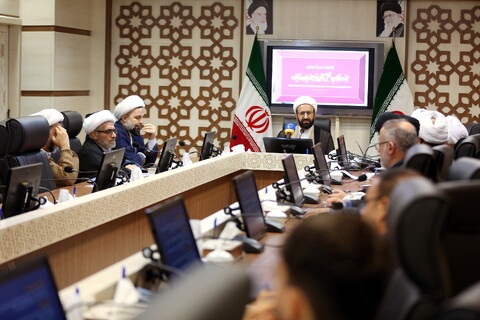 تصاویر/ نشست هم اندیشی حوزه ، نظام و نقش آفرینی حوزویان در آینده