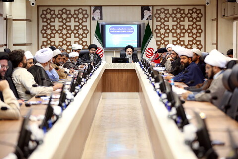 تصاویر/ نشست هم اندیشی مسئولان، فعالان و مبلغان عرصه بین الملل