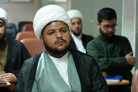 تصاویر/طلاب مؤسسه مطالعات اسلامی خوزستان از مؤسسه آموزشی و پژوهشی امام خمینی(ره)  بازدید کردند