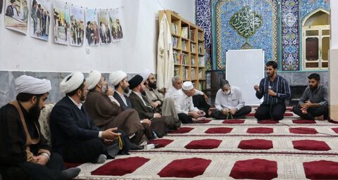 تصاویر/طرح ملی قرارگاه مساجد با حضور حجت الاسلام والمسلمین موسوی امام جمعه محترم شهرستان اندیمشک برگزار شد