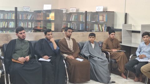 تصاویر /کارگاه مدیریت عواطف و احساسات  با حضور استاد حصاری از شهر مقدس قم برگزار شد