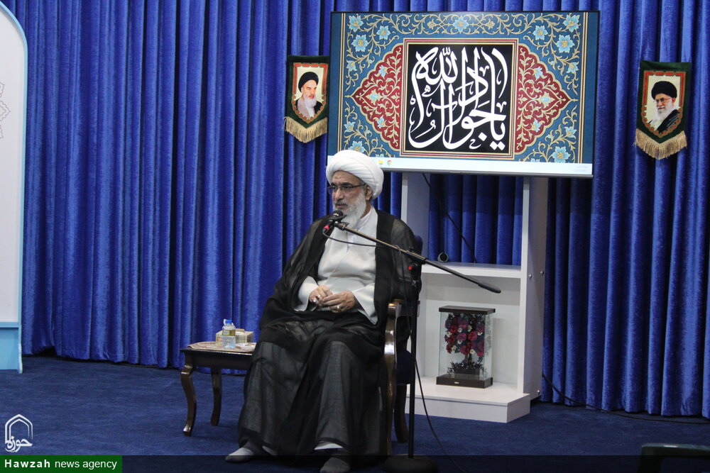 حوزه‌های علمیه خواهران باید برای آینده جهان اسلام آماده شوند