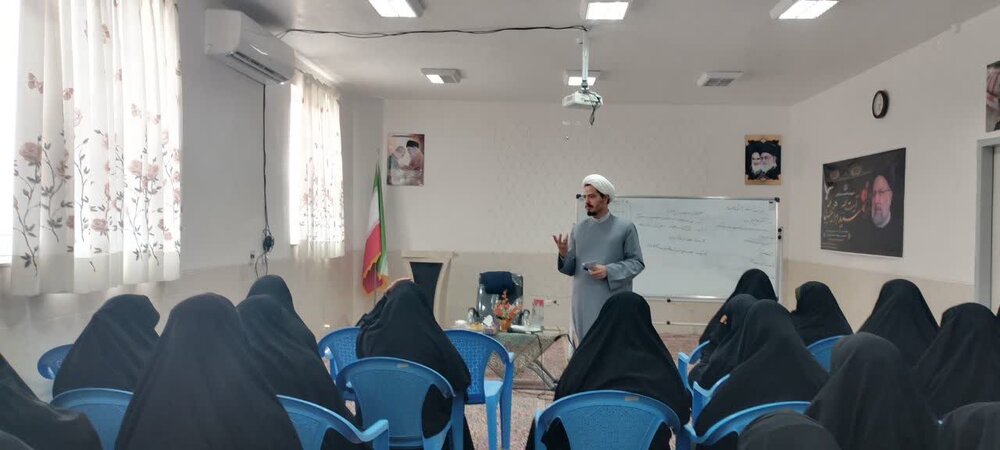 تصاویر/ برگزاری کارگاه شیوه های دعوت به نماز در شهداد