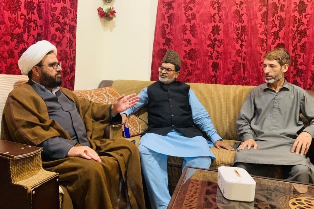 مقاماتِ مقدسہ کی زیارت کرانا اسلام اور دینِ الٰہی میں بہترین خدمت اور عبادت ہے، علامہ اشفاق وحیدی