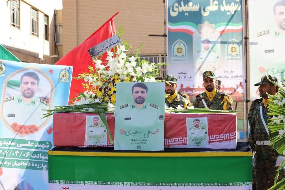 وداع با شهید مدافع جان؛ مأمور انتظامی فلارد در حین ماموریت به شهادت رسید