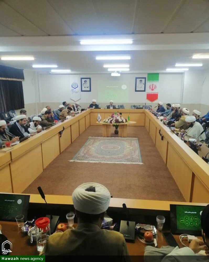 در حوزه های علمیه هدف باید پرورش طلابی در تراز پیشتازان و مقربان درگاه الهی باشد