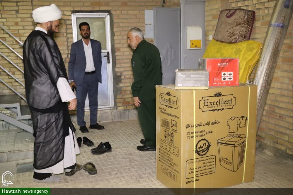 تصاویر/ توزیع ۵ سری جهیزیه به ارزش ۲۵۰ میلیون تومان بین زوج های نیازمندان خراسان جنوبی