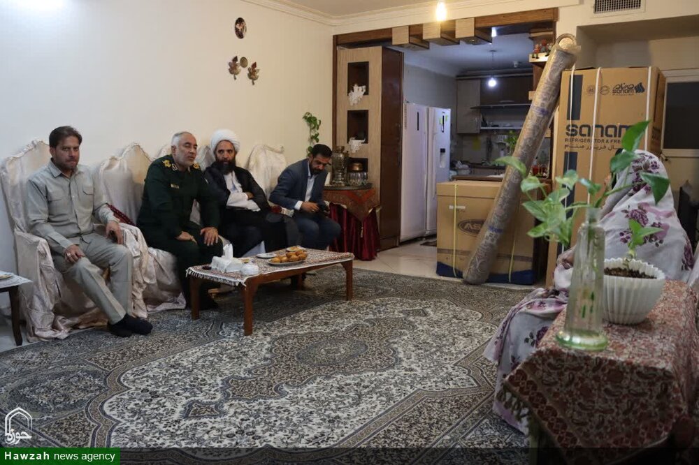 توزیع ۵سری جهیزیه بین نیازمندان همزمان با سالروز ازدواج حضرت علی(ع) و حضرت فاطمه(س)