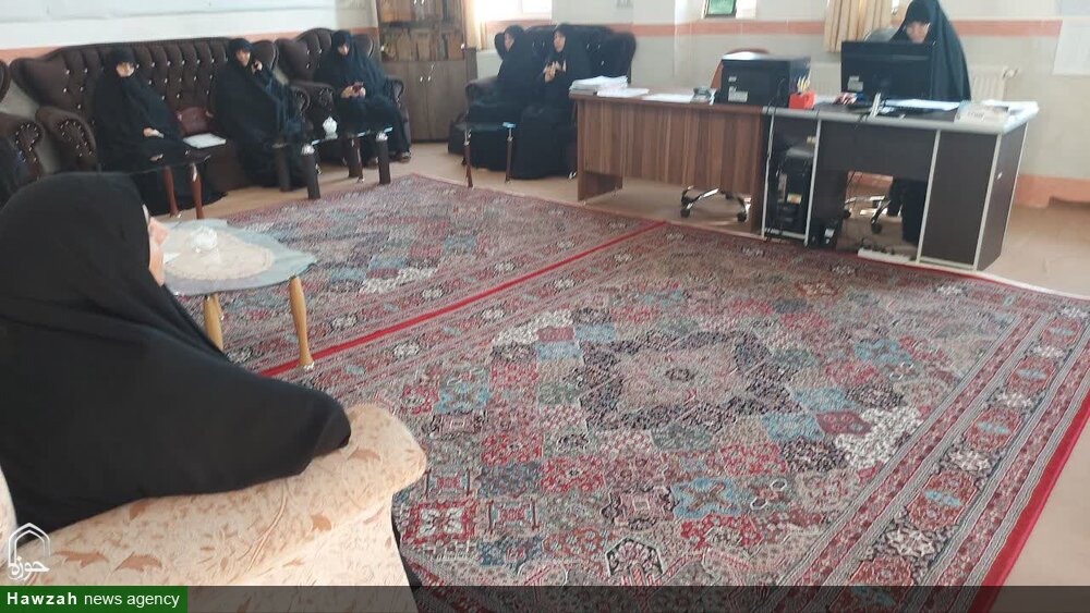 دیدار مدیر حوزه علمیه خواهران آذربایجان‌غربی با اساتید و کادر مدرسه علمیه فاطمیه نقده