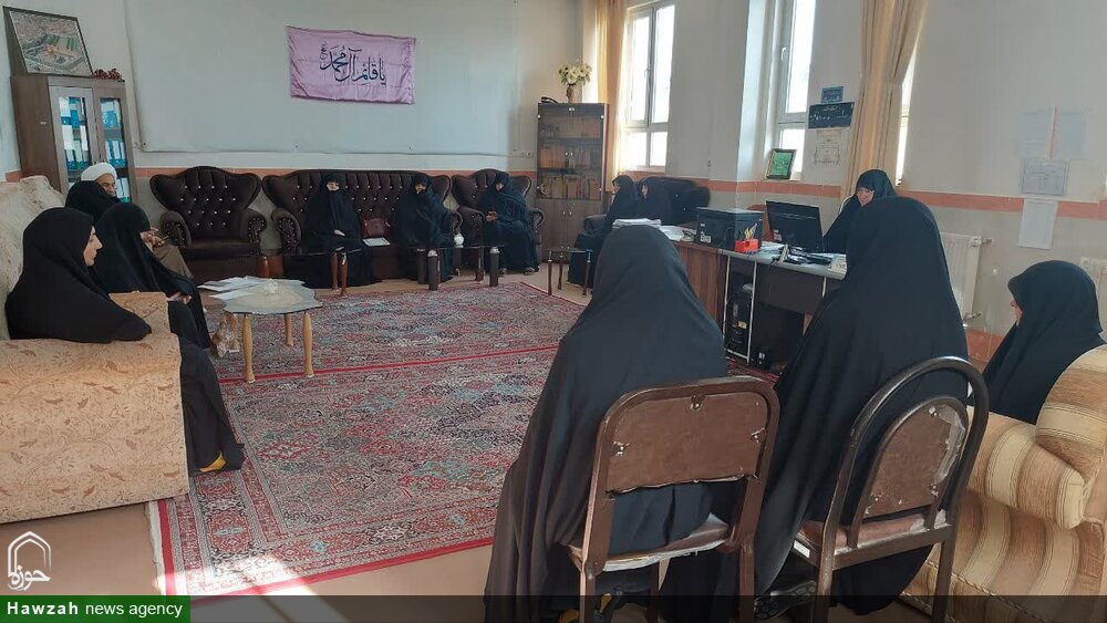 دیدار مدیر حوزه علمیه خواهران آذربایجان‌غربی با اساتید و کادر مدرسه علمیه فاطمیه نقده
