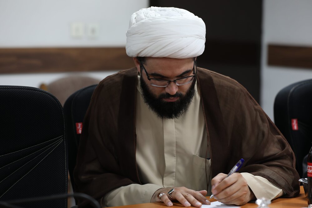 نشست معاون آموزش حوزه های علمیه با اساتید سطح یک حوزه