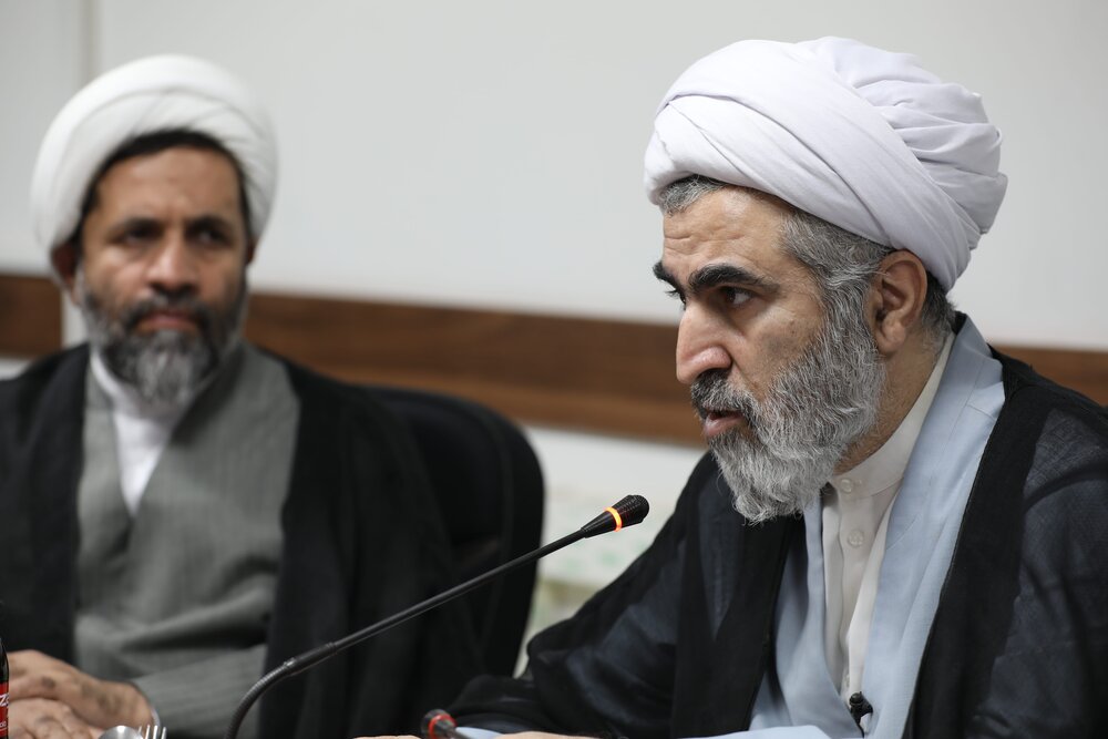 نشست معاون آموزش حوزه های علمیه با اساتید سطح یک حوزه