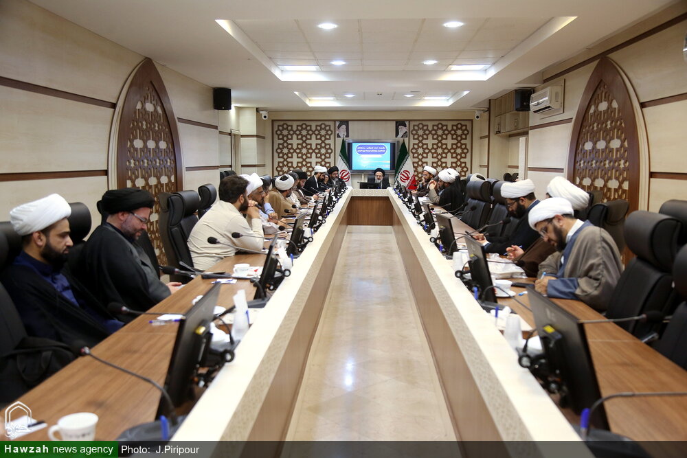 تصاویر/ نشست هم اندیشی مسئولان، فعالان و مبلغان عرصه بین الملل