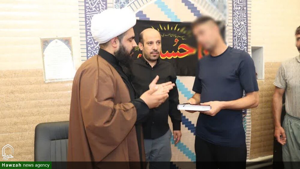 تشرف زندانی اهل سنت به مذهب حقه شیعه در زندان مراغه