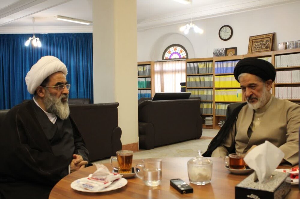 مردم با مراجع و روحانیت گره خورده‌اند