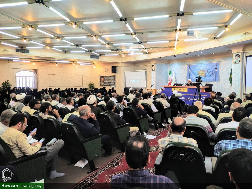 همایش خادمیاران رضوی استان قم برگزار شد/ آیت‌الله طبسی: خدمت به امام رضا (ع) نشانه شرف و افتخار است