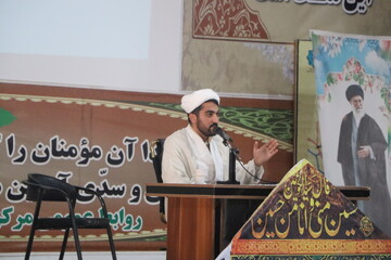 معارف را با زبان روز و  در قالب‌هایی نوین به نسل جوان منتقل کنیم