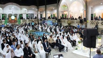 ۱۱۰ زوج آران و بیدگلی پیمان زندگی را امضا کردند+ عکس