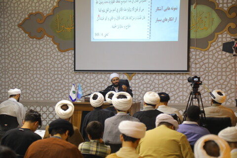 تصاویر / نشست علمی با موضوع " غدیر و اقرار دیگران "