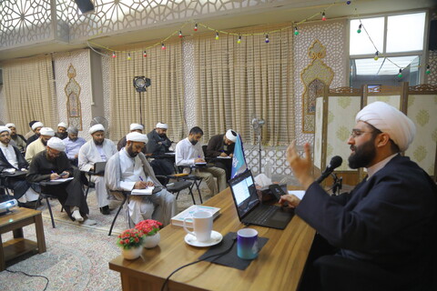 تصاویر / نشست علمی با موضوع " غدیر و اقرار دیگران "