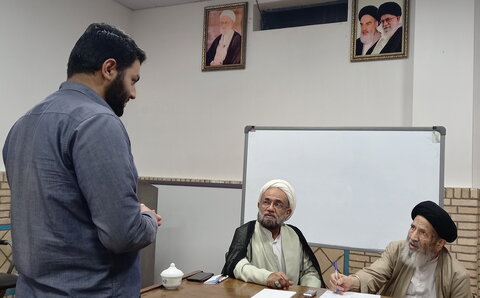 تصاویر/ مصاحبه علمی درس خارج طلاب مدارس علمیه کاشان