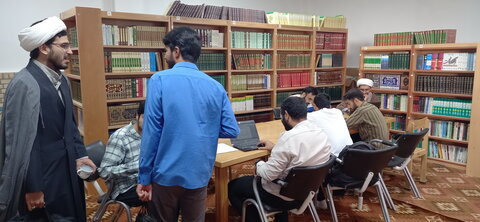 تصاویر/ مصاحبه علمی درس خارج طلاب مدارس علمیه کاشان