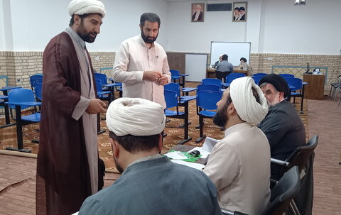 تصاویر/ مصاحبه علمی درس خارج طلاب مدارس علمیه کاشان