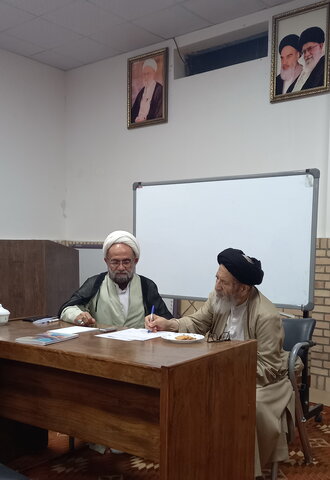 تصاویر/ مصاحبه علمی درس خارج طلاب مدارس علمیه کاشان