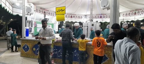 تصاویر/ حضور طلاب مدرسه علمیه آیت‌الله یثربی‌(ره) کاشان در چایخانه امام رضا(ع)