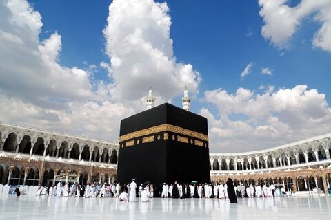 مکہ مکرمہ کا محاصرہ، خانۂ کعبہ پر سنگ باری اور یزیدی فکر کی مسلسل یلغار