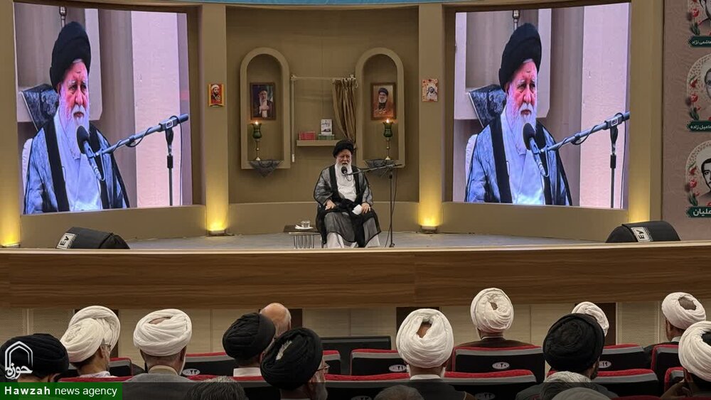 اخلاص و ولایتمداری، رمز ماندگاری جهاد در حیات طلبگی/ حقیقت طلبگی، خدمت بی‌منت به امام عصر(عج) است