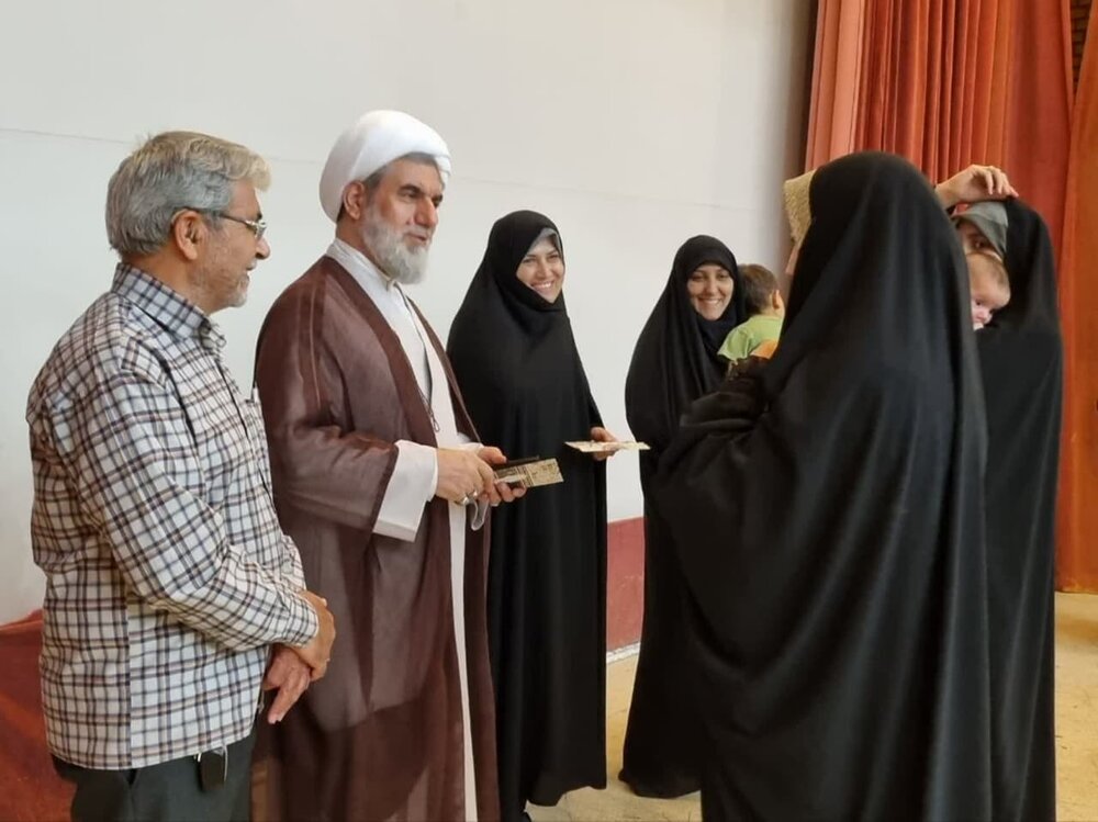 همایش فعالان حوزه جمعیت در بوئین‌زهرا برگزار شد