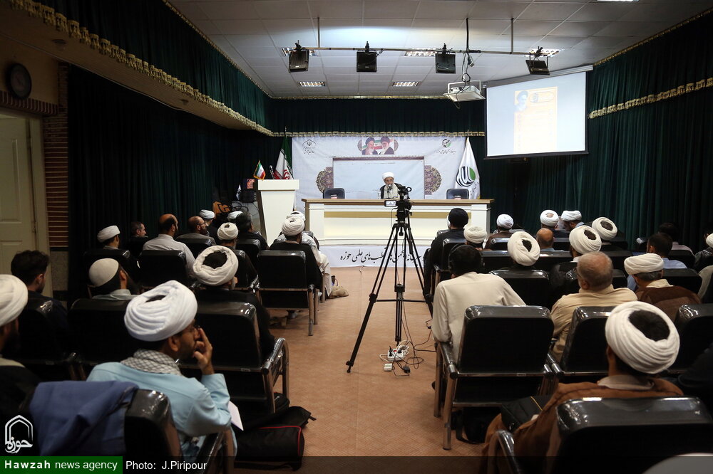 گزارشی از همایش طلایه‌دار مقاومت؛ از تاثیر فلسفه سیاسی امام در پیروزی انقلاب تا خطری که حوزه را تهدید می‌کند