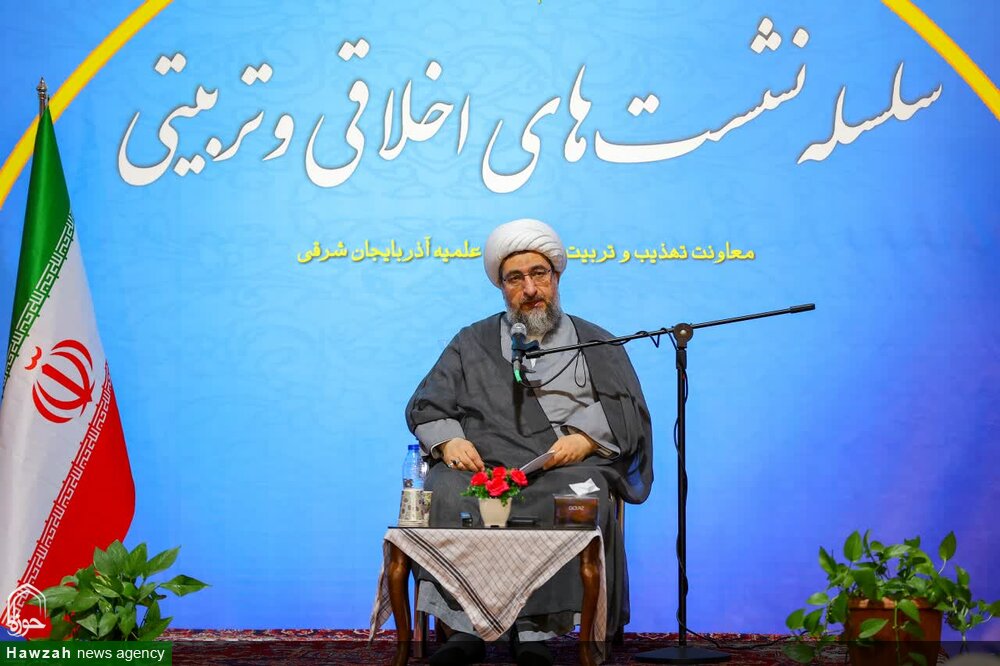 فیلم| نخستین جلسه از سلسله نشست‌های اخلاقی و تربیتی در حوزه علمیه طالبیه