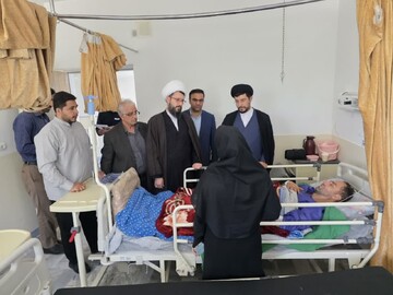 امام جمعه تویسرکان از مجروحان حادثه تیراندازی اندازی عیادت کرد+عکس