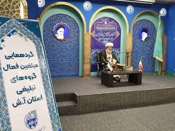 دشمن الگوهای جعلی و قلابی را به جوان امروز معرفی می‌کند