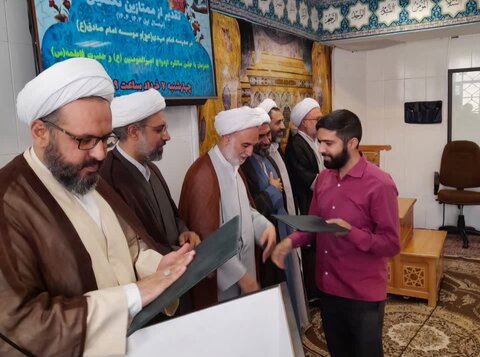 مراسم تقدیر و تجلیل از طلاب ممتاز