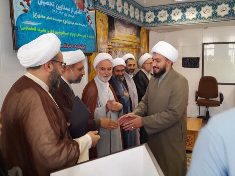 مراسم تقدیر و تجلیل از طلاب ممتاز