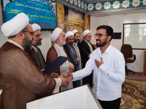 مراسم تقدیر و تجلیل از طلاب ممتاز