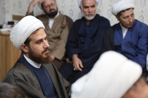 تصاویر / نشست منتخبین شبکه تبلیغ همدان با نماینده ولی فقیه در استان