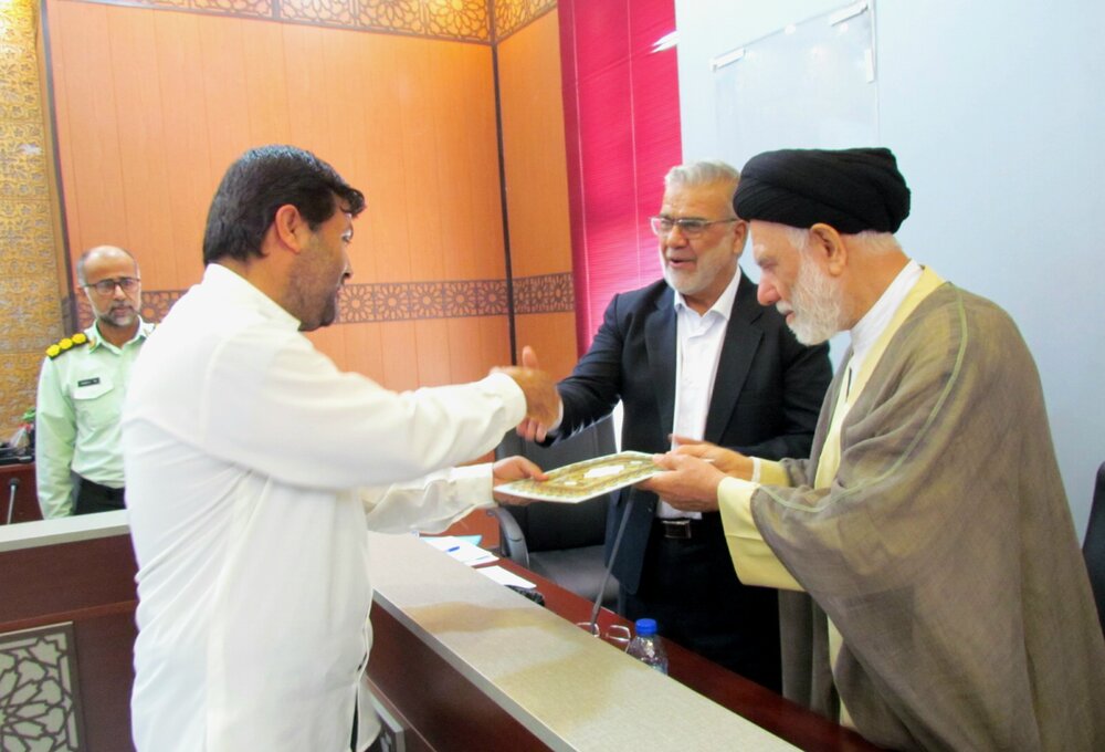 دبیر جدید بنیاد بین‌المللی غدیر شهرستان دیر معرفی شد