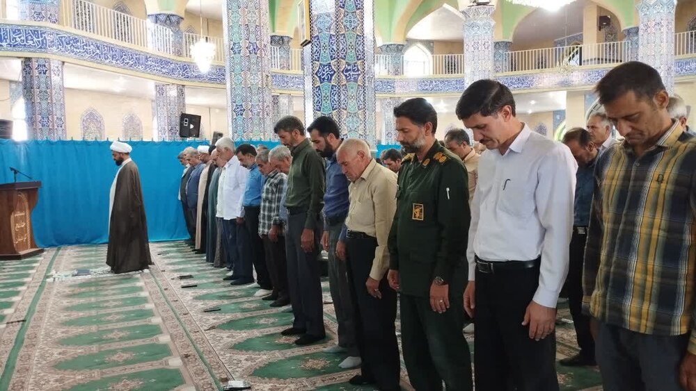 امام خمینی (ره) با توکل بر خدا و متانت بی‌نظیر، در برابر استکبار ایستاد + عکس